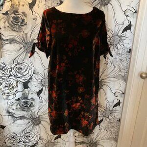 ANN TAYLOR LOFT Women's dress Black Velvety w/ Red Pink Flowers SIZE XXS